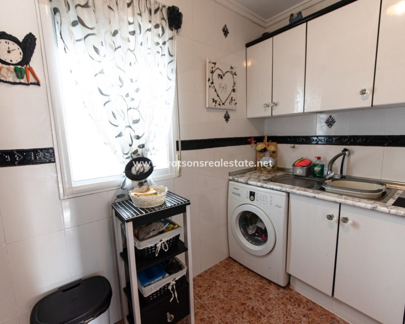 Resale - Apartment - Urb. La Marina