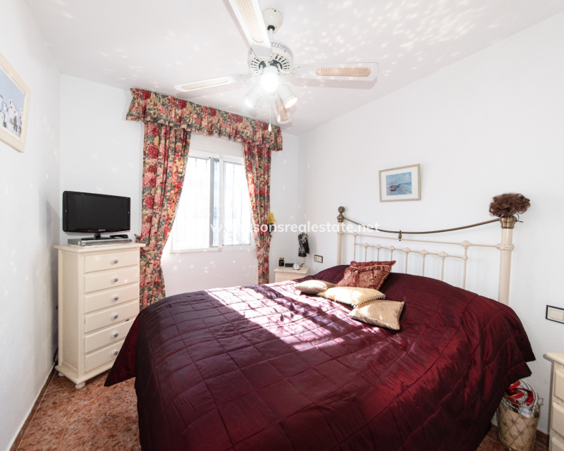 Resale - Apartment - Urb. La Marina