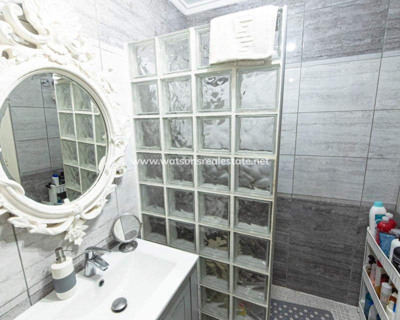 Resale - Apartment - Urb. La Marina