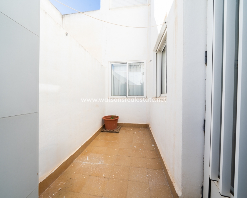 Resale - Apartment - Urb. La Marina