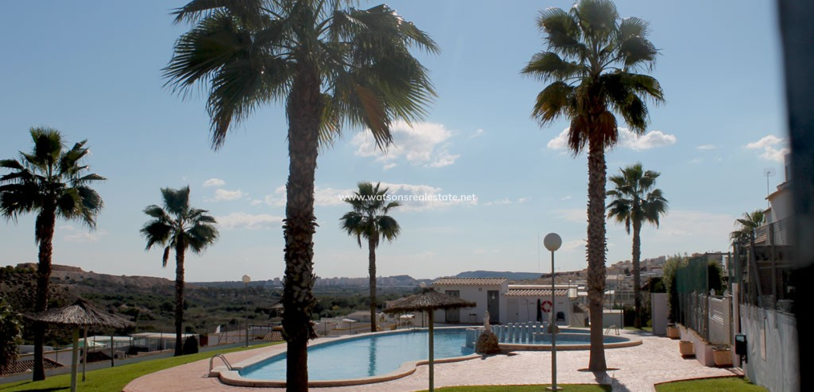 Resale - Apartment - Urb. La Marina