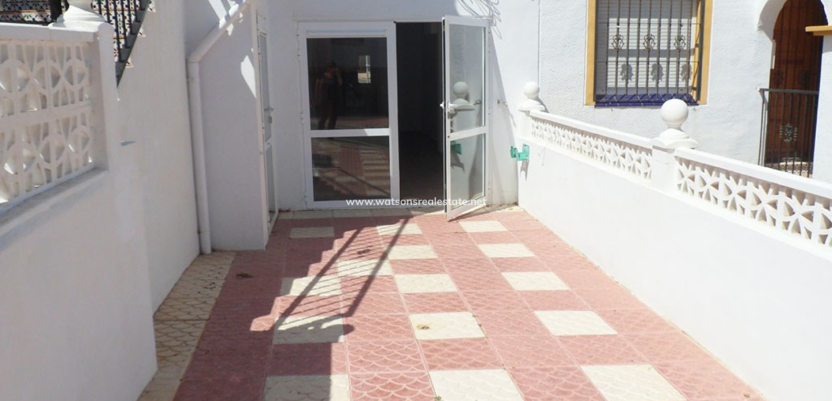 Resale - Apartment - Urb. La Marina