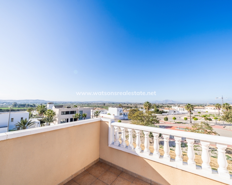 Resale - Apartment - Urb. La Marina