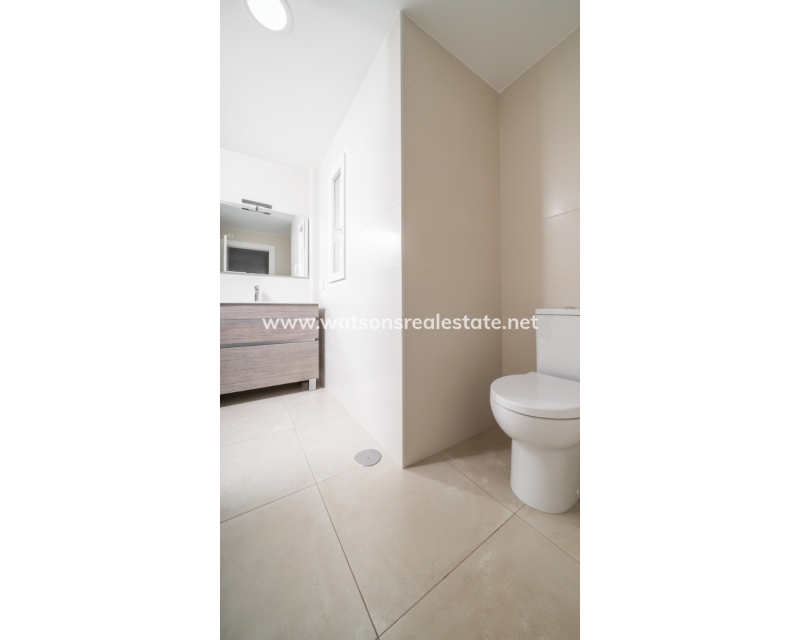 Resale - Apartment - Urb. La Marina