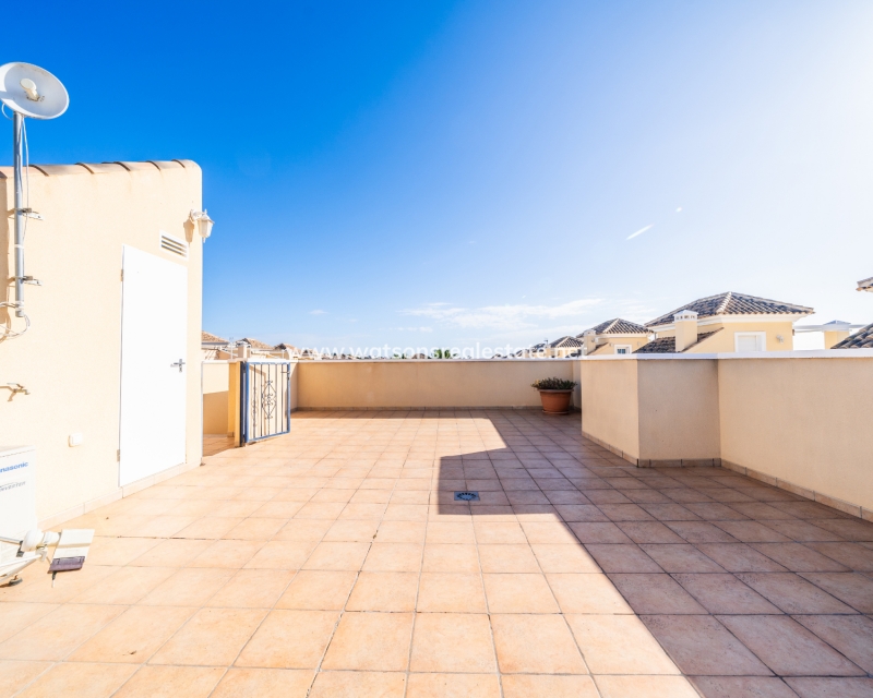 Resale - Apartment - Urb. La Marina