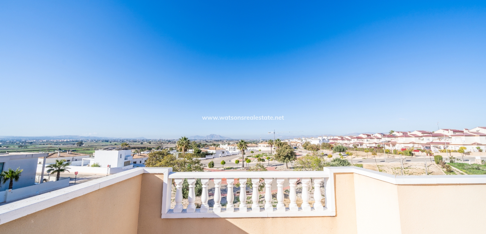 Resale - Apartment - Urb. La Marina