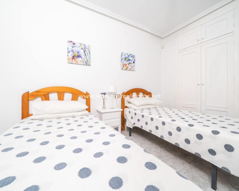 Resale - Apartment - Urb. La Marina