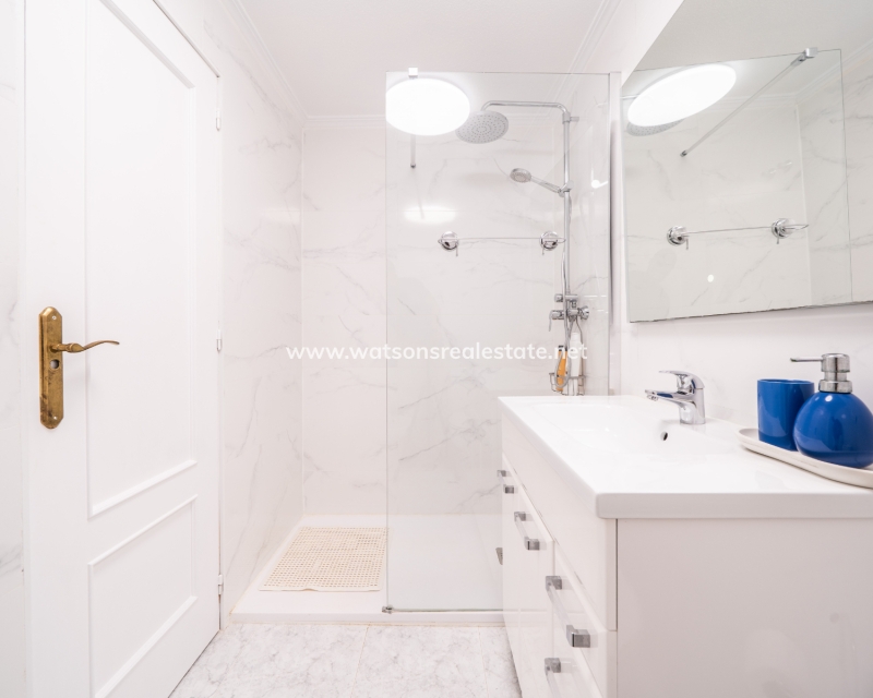 Resale - Apartment - Urb. La Marina