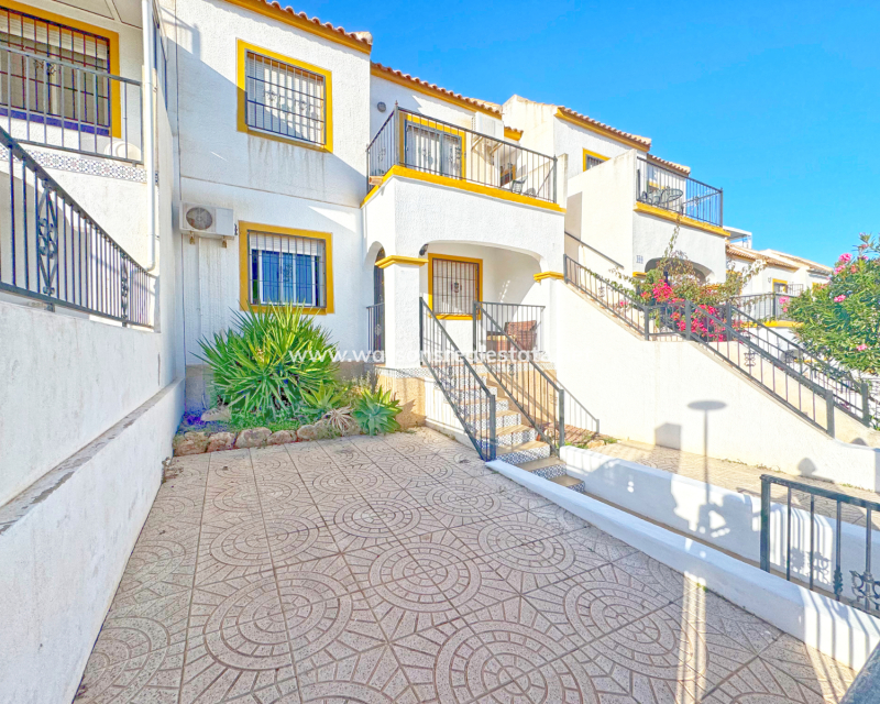 Resale - Apartment - Urb. La Marina