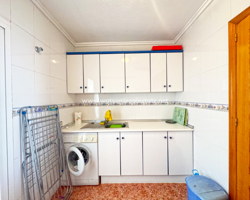 Resale - Apartment - Urb. La Marina