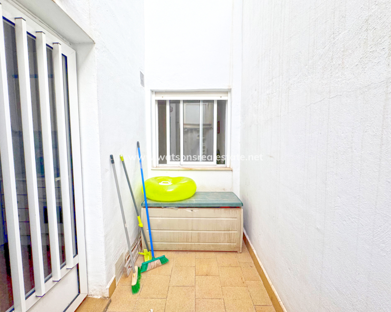 Resale - Apartment - Urb. La Marina