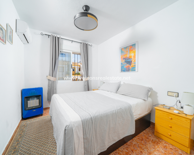 Resale - Apartment - Urb. La Marina
