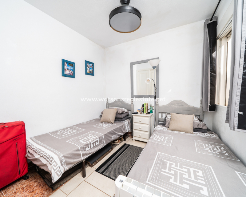 Resale - Apartment - Urb. La Marina