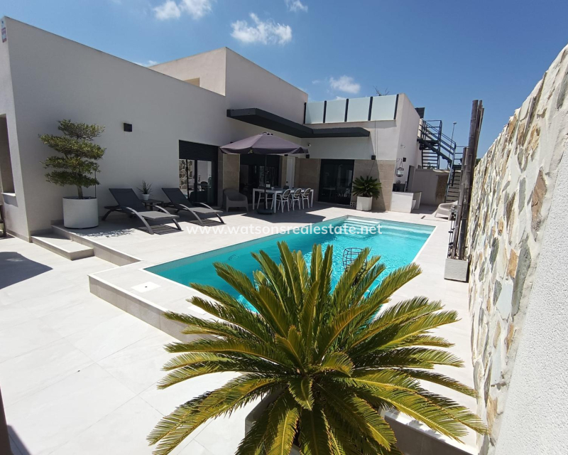 Resale - Detached - Daya Nueva