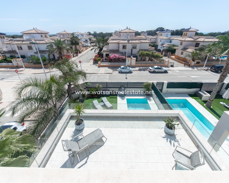 Resale - Detached - El Pinet Beach