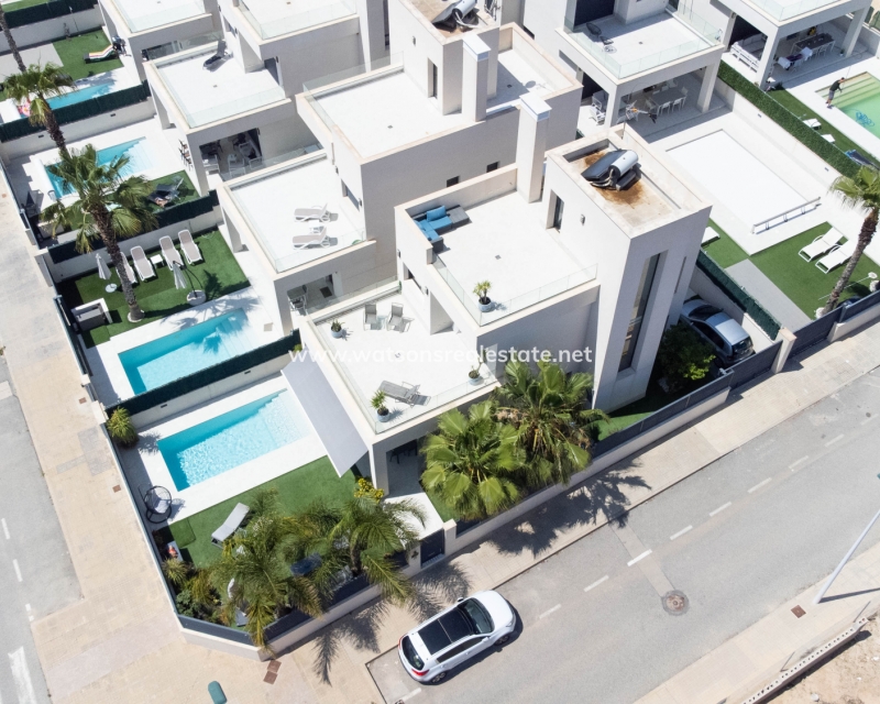 Resale - Detached - El Pinet Beach