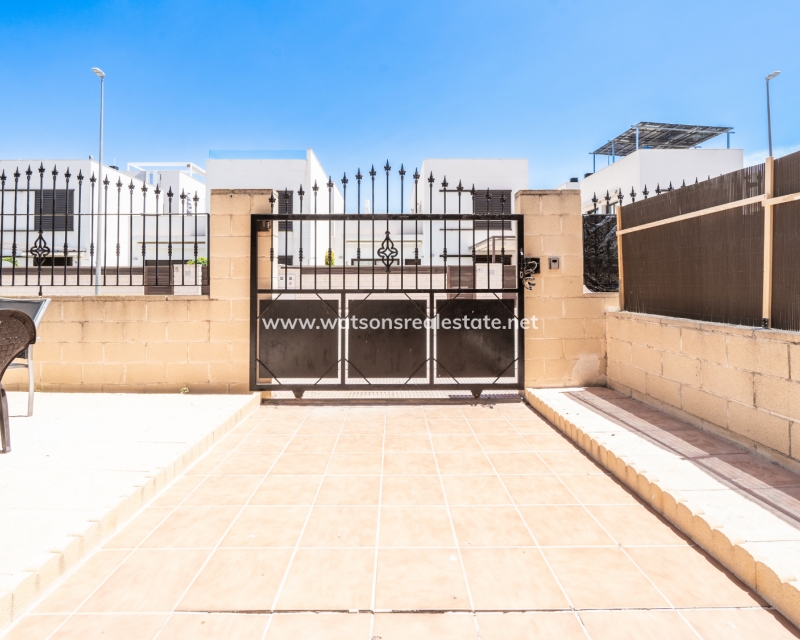 Resale - Detached - Urb. El Oasis - La Marina