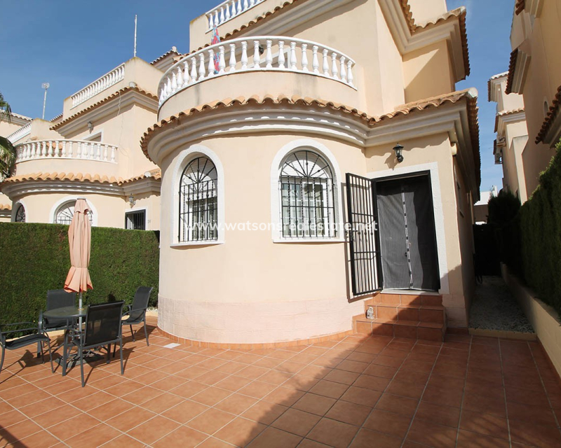 Resale - Detached - Urb. El Oasis - La Marina