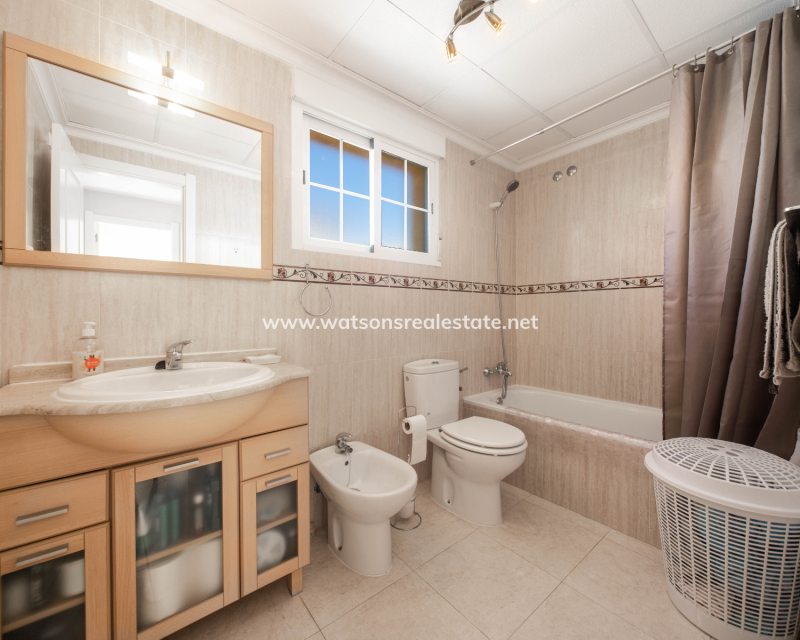 Resale - Detached - Urb. El Oasis - La Marina