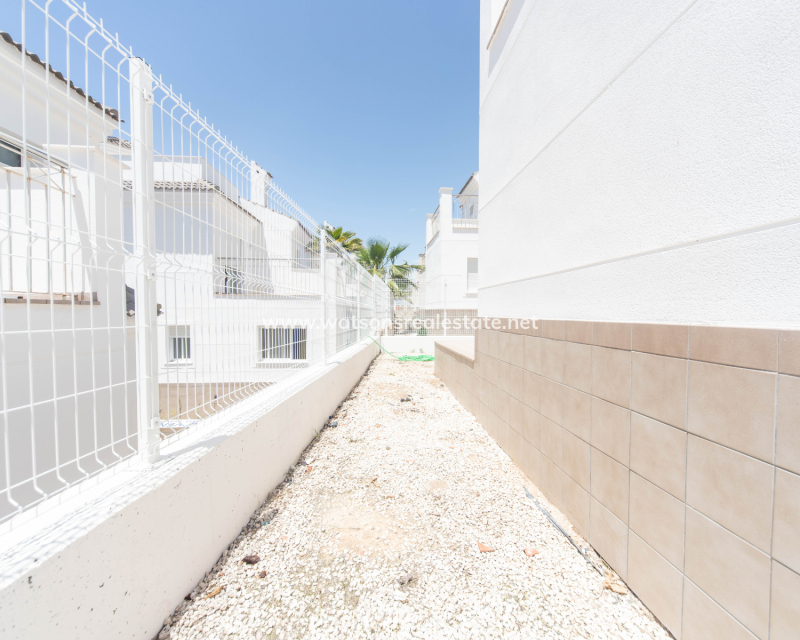 Resale - Detached - Urb. El Oasis - La Marina