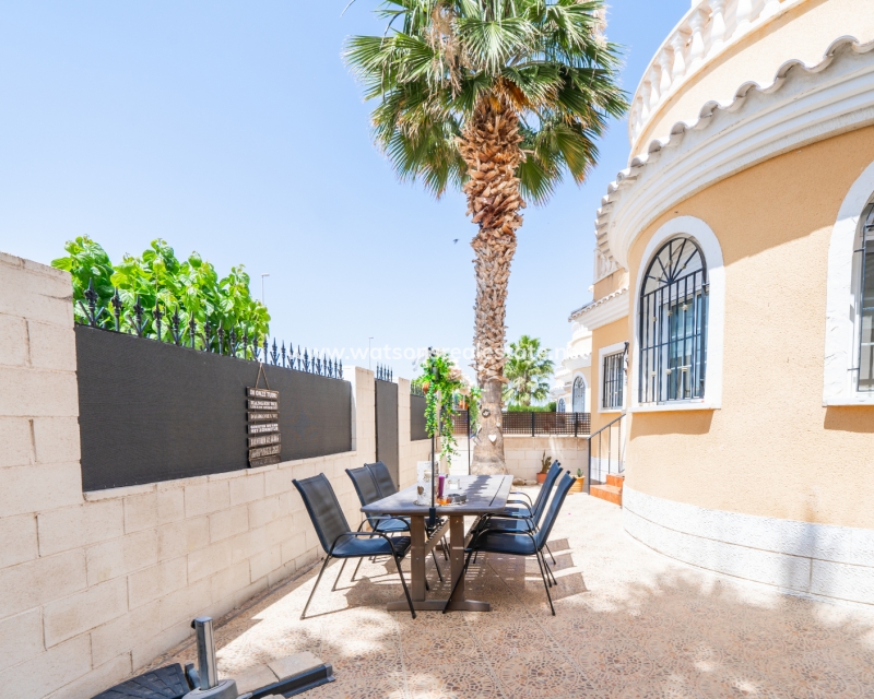 Resale - Detached - Urb. El Oasis - La Marina