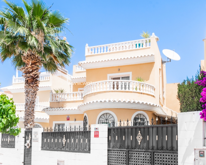 Resale - Detached - Urb. El Oasis - La Marina