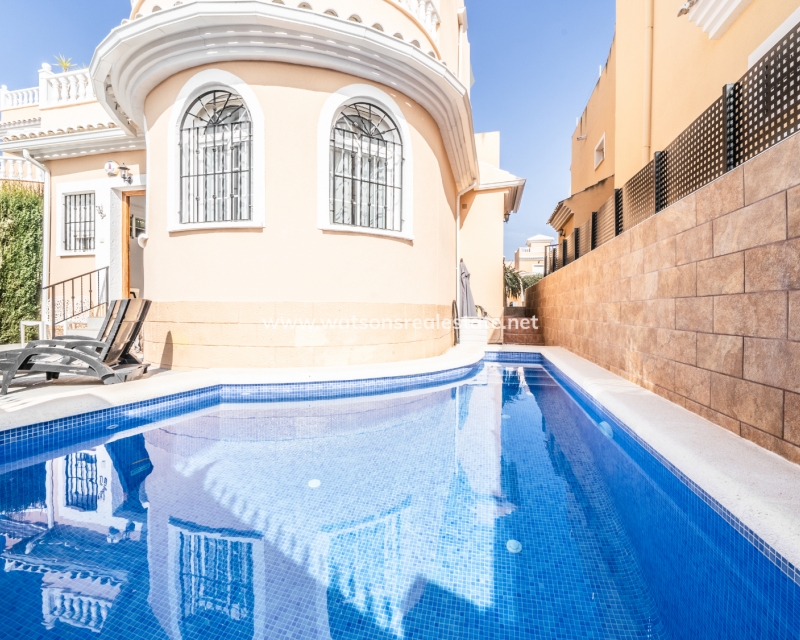 Resale - Detached - Urb. El Oasis - La Marina