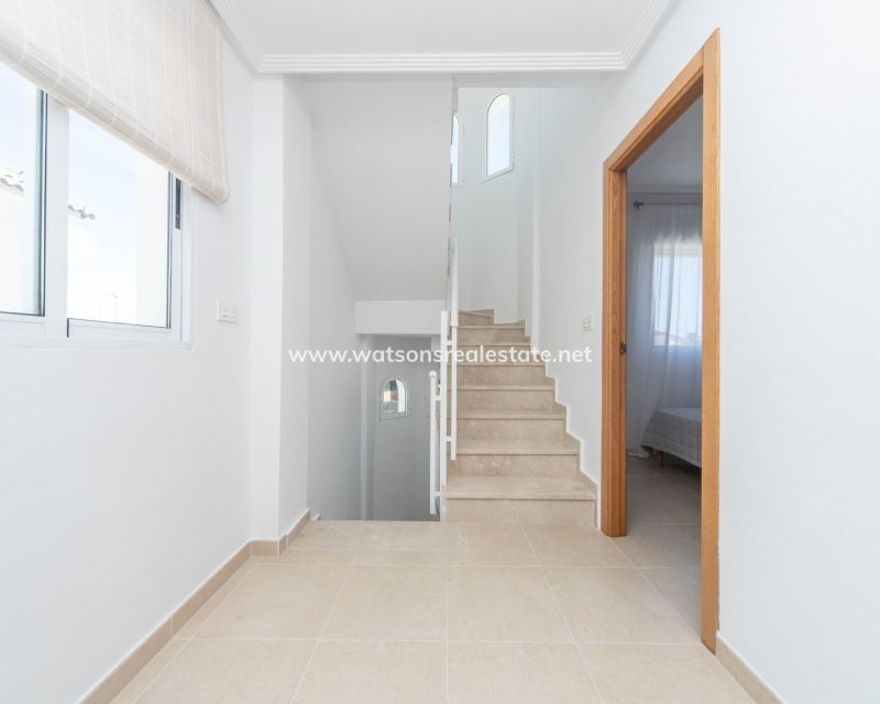 Resale - Detached - Urb. El Oasis - La Marina