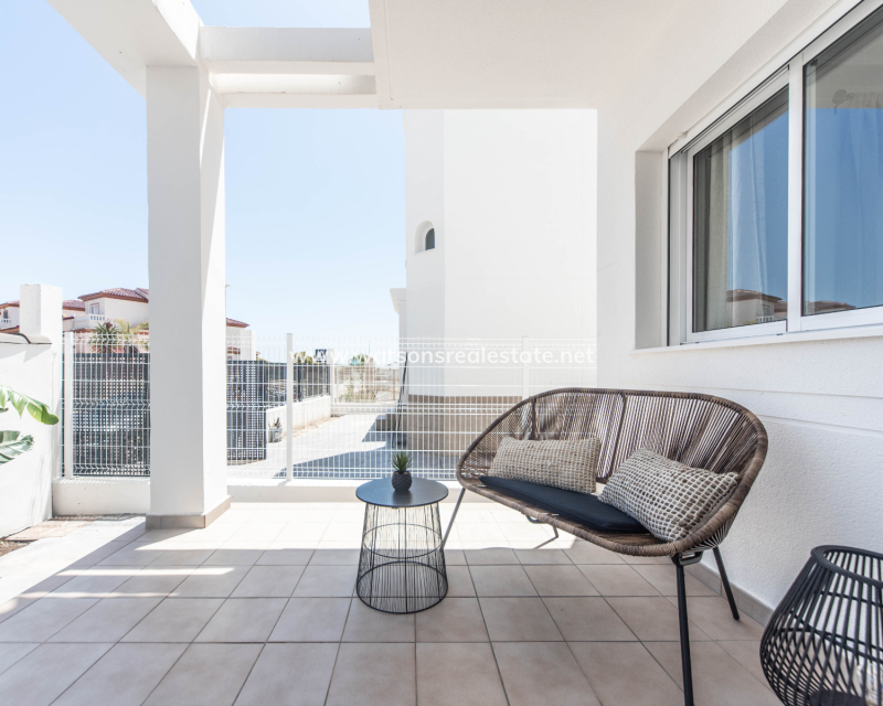 Resale - Detached - Urb. El Oasis - La Marina
