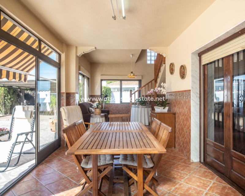 Resale - Detached - Urb. El Oasis - La Marina