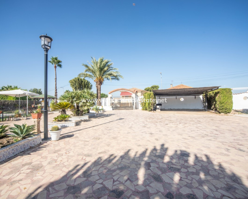 Resale - Detached - Urb. El Oasis - La Marina