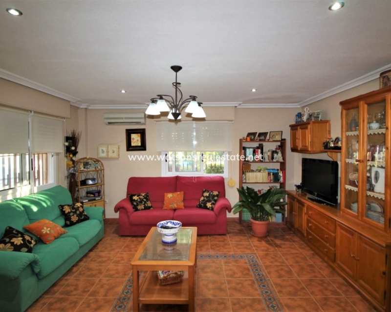 Resale - Detached - Urb. El Oasis - La Marina