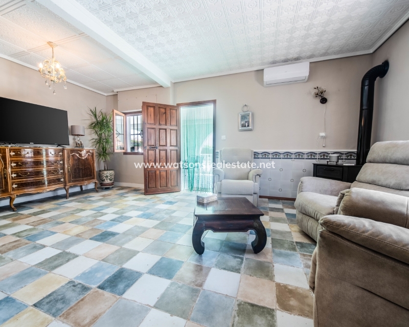 Resale - Detached - Urb. El Oasis - La Marina