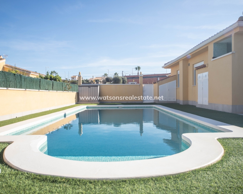 Resale - Detached - Urb. El Oasis - La Marina