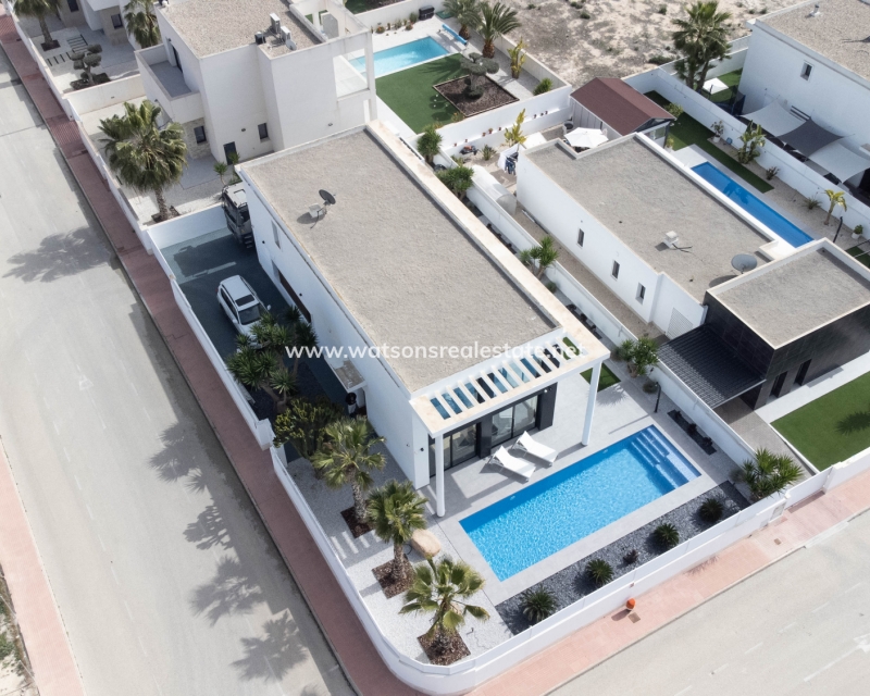 Resale - Detached - Urb. El Oasis - La Marina