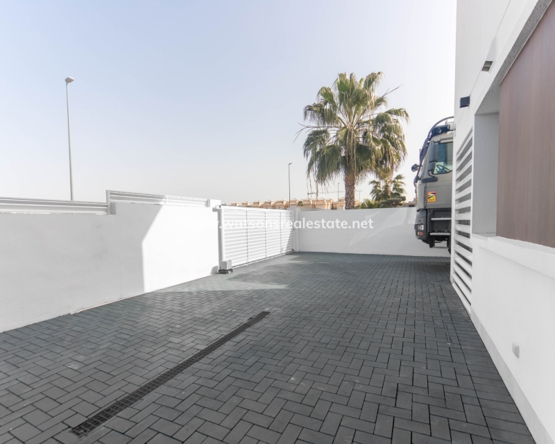 Resale - Detached - Urb. El Oasis - La Marina