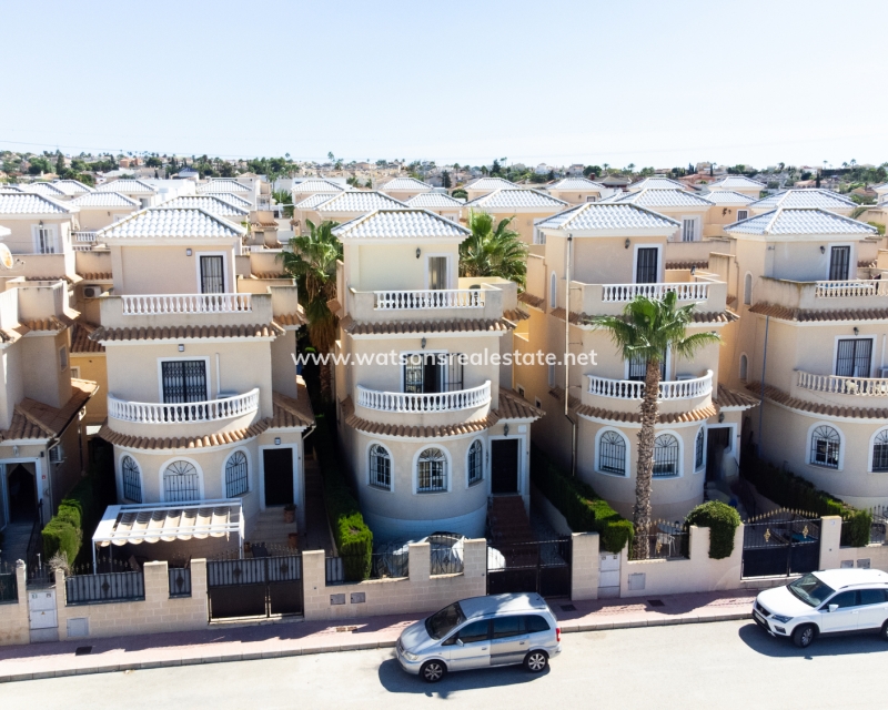 Resale - Detached - Urb. El Oasis - La Marina