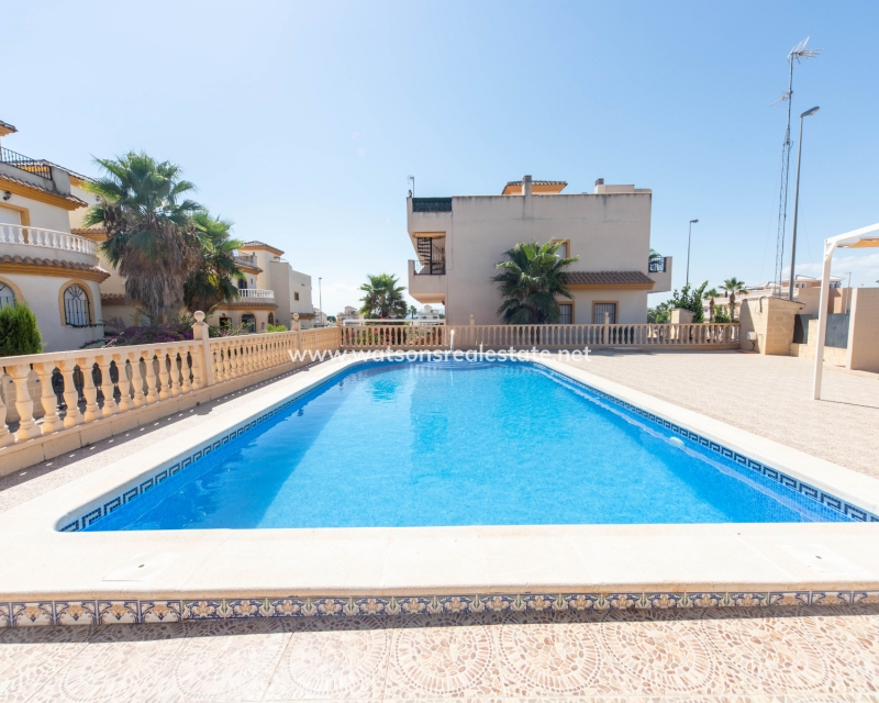 Resale - Detached - Urb. El Oasis - La Marina