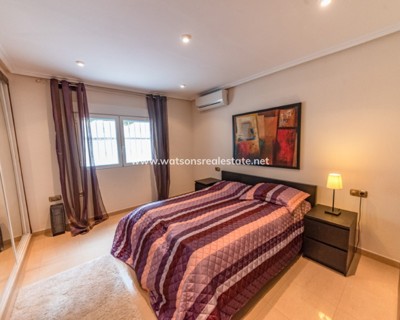 Resale - Detached - Urb. La Escuera