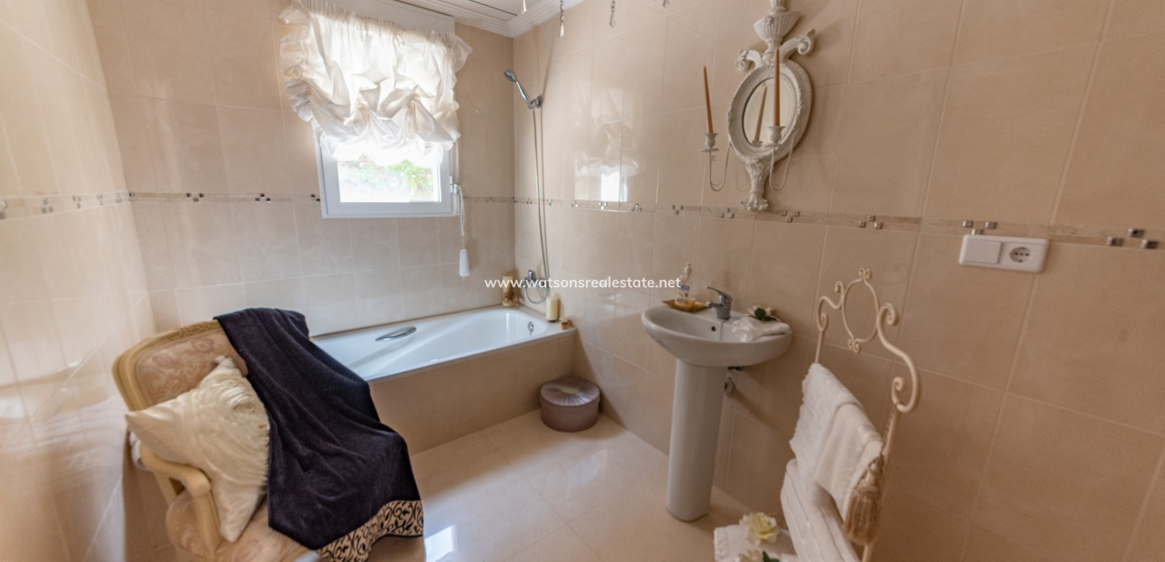 Resale - Detached - Urb. La Escuera