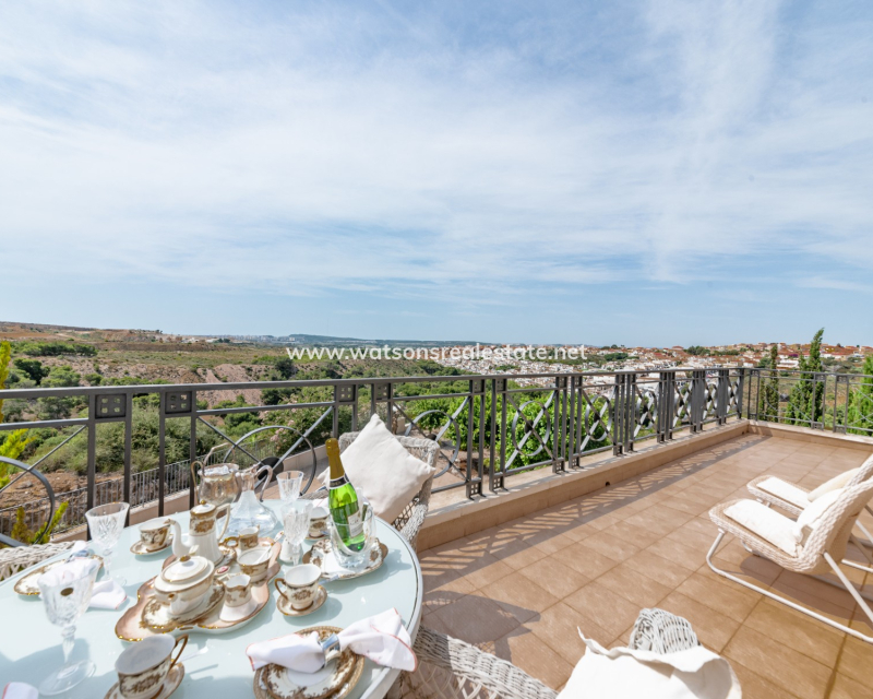 Resale - Detached - Urb. La Escuera