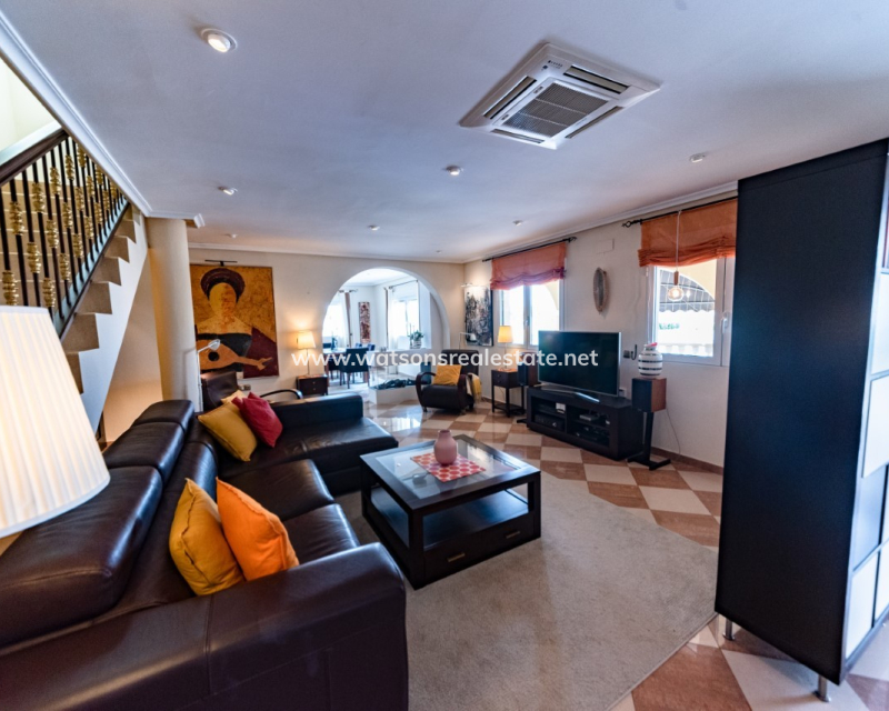 Resale - Detached - Urb. La Escuera
