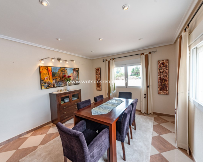 Resale - Detached - Urb. La Escuera