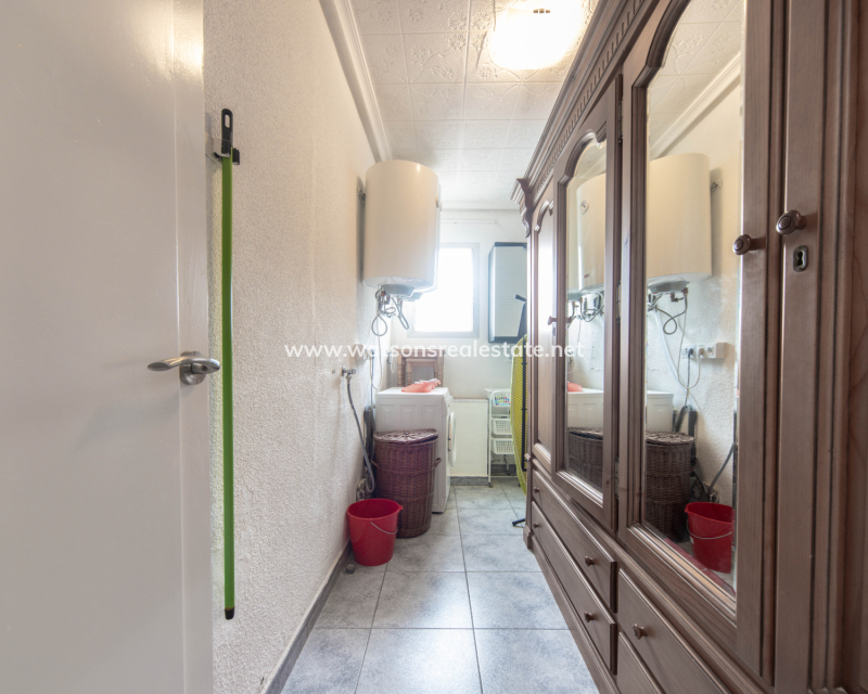Resale - Detached - Urb. La Escuera