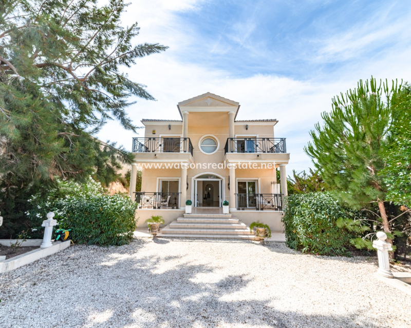 Resale - Detached - Urb. La Escuera