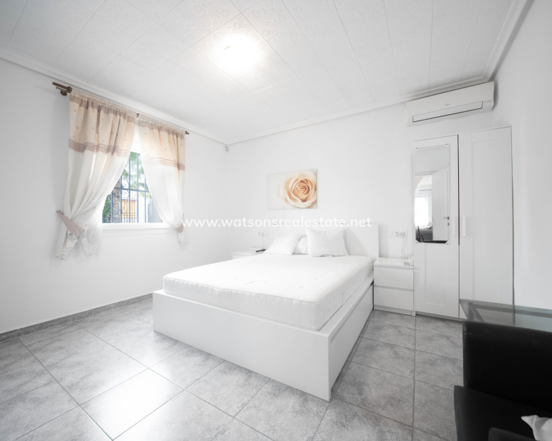 Resale - Detached - Urb. La Escuera