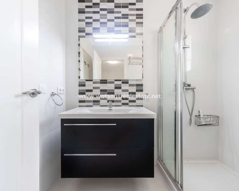 Resale - Detached - Urb. La Escuera