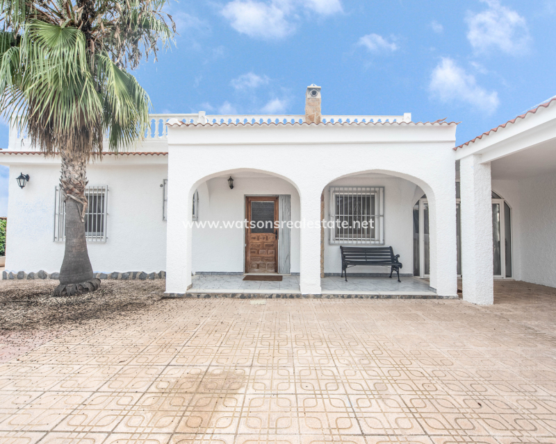Resale - Detached - Urb. La Escuera