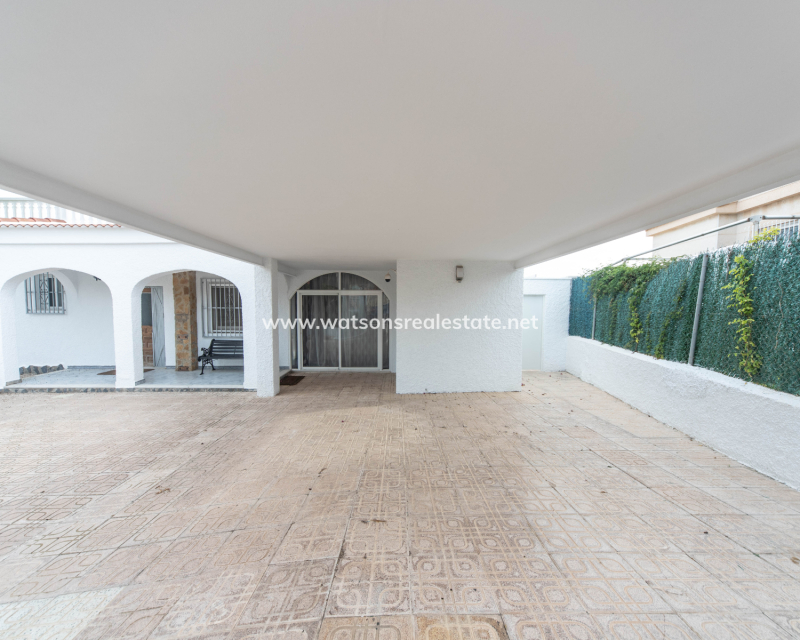 Resale - Detached - Urb. La Escuera