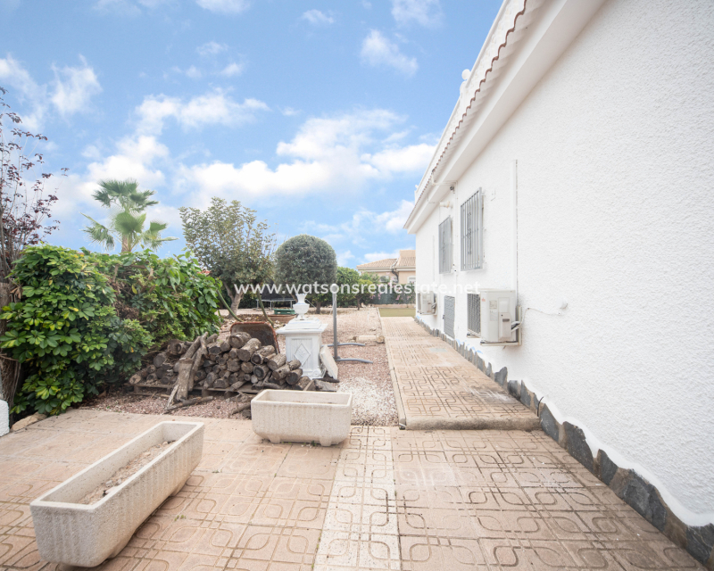 Resale - Detached - Urb. La Escuera